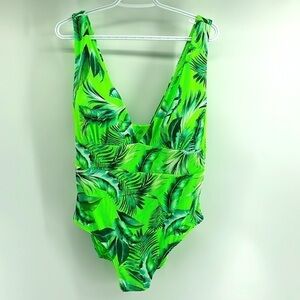 𝅺coastal Waves one piece swim suit bathing suit tropical bright NWT SZ 3X